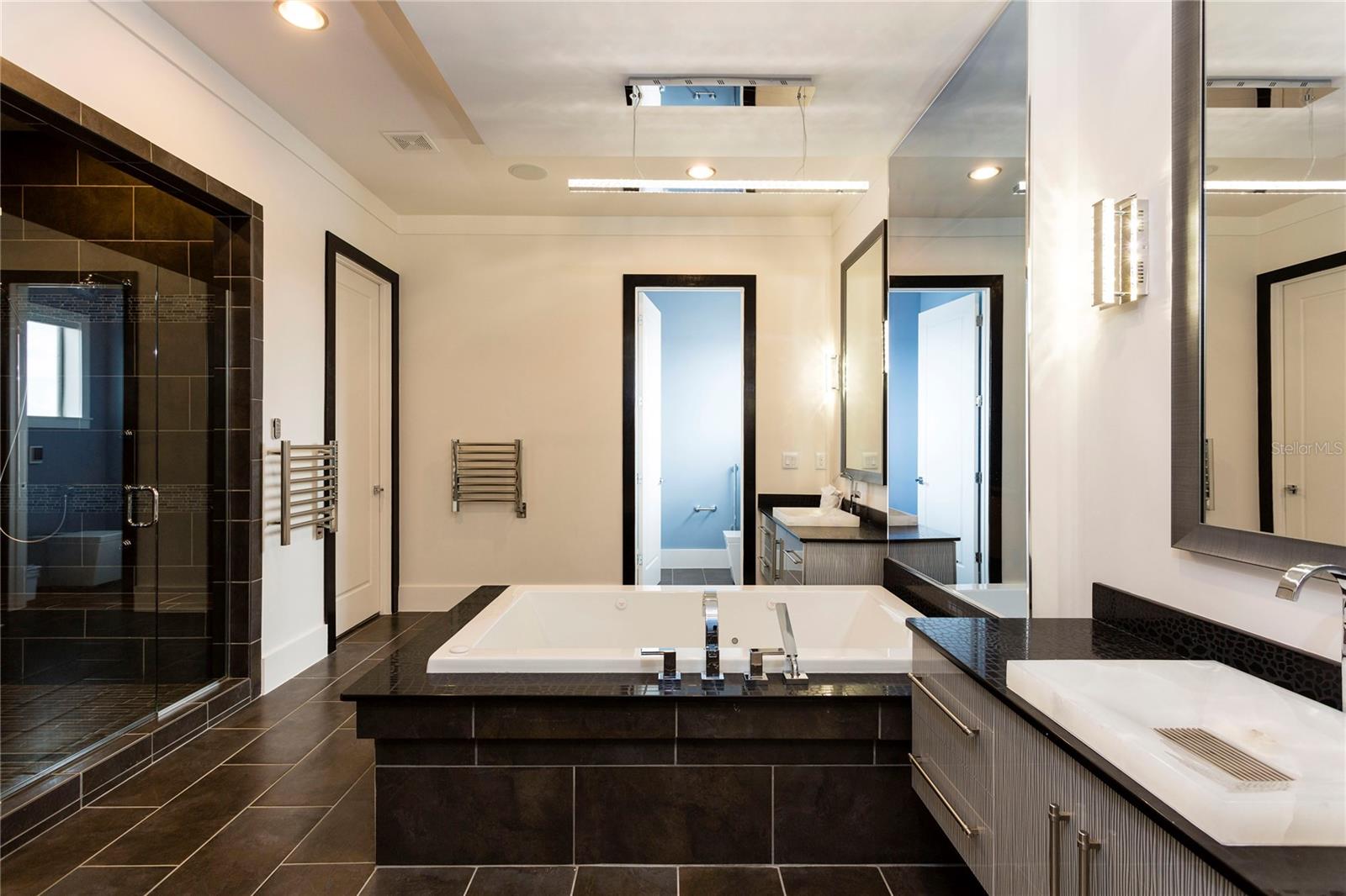 REUNION WEST VLGS NORTH - Residential