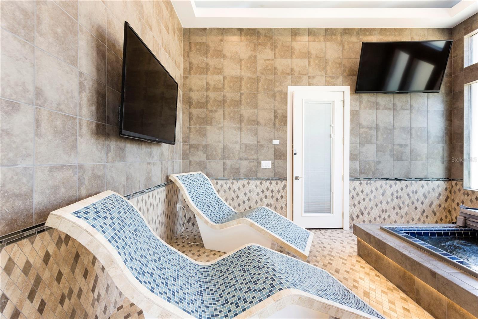 REUNION WEST VLGS NORTH - Residential