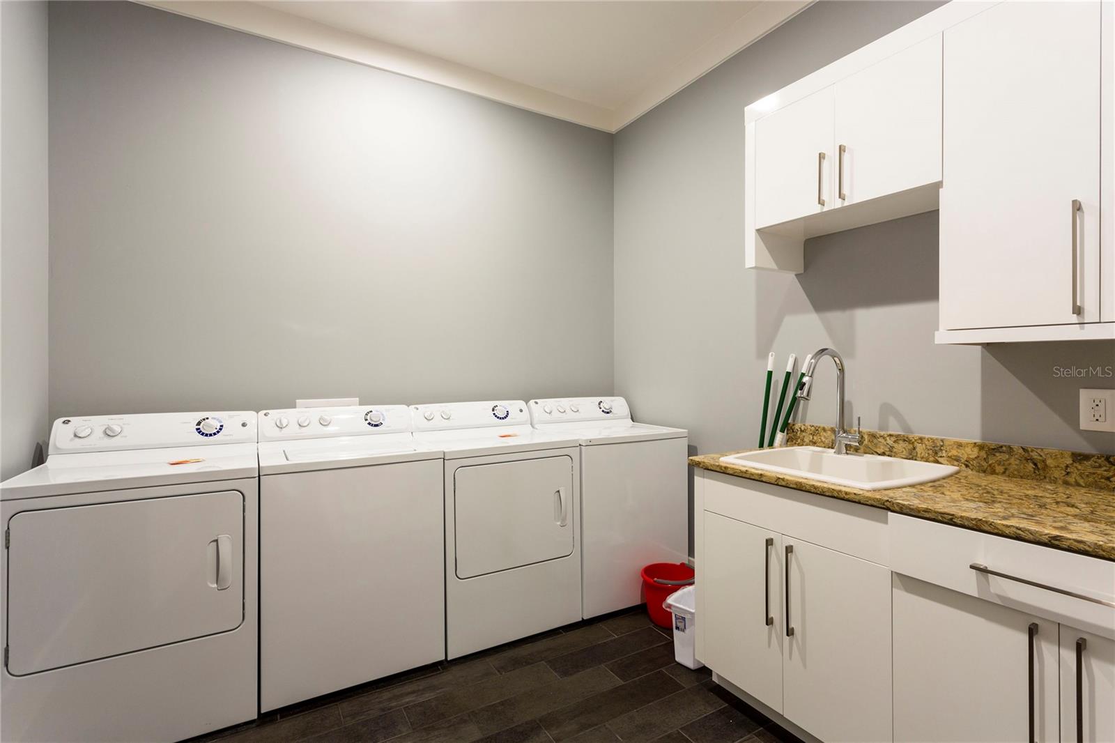 REUNION WEST VLGS NORTH - Residential