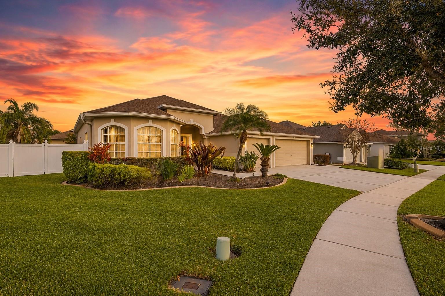 22623 CLIFFSIDE WAY