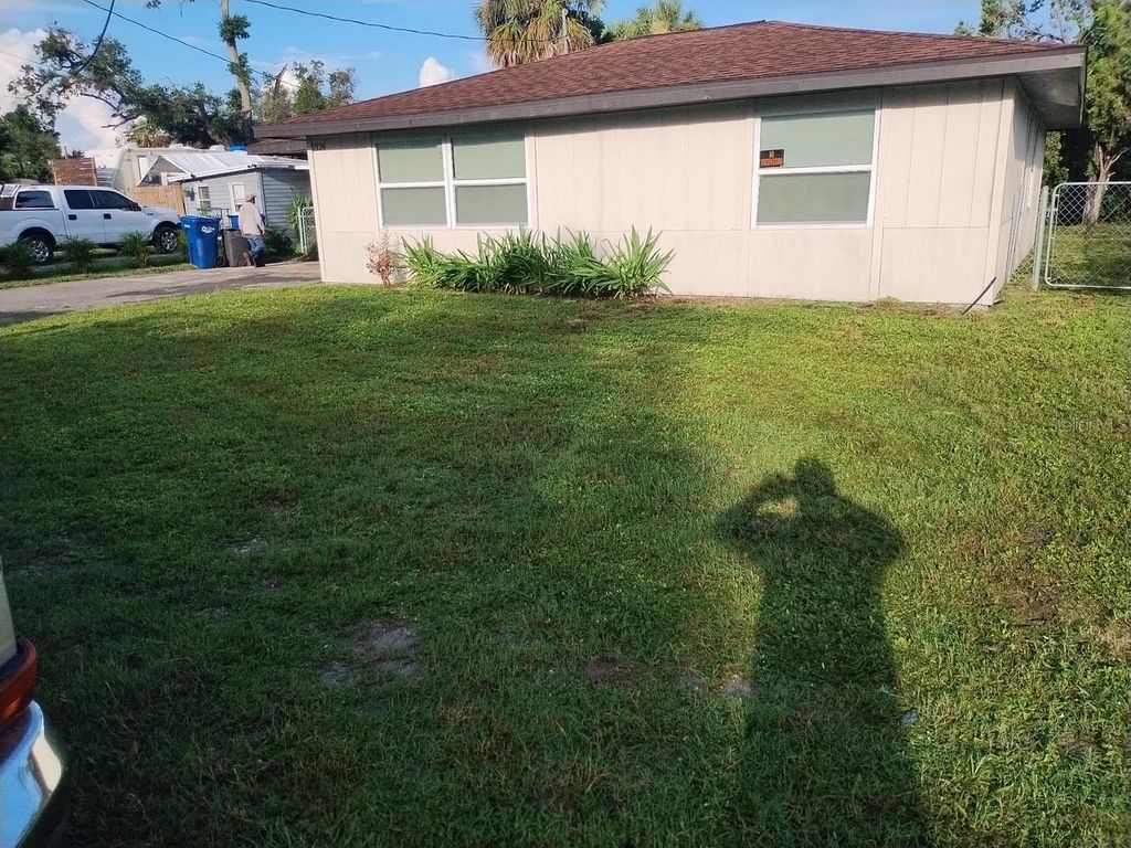 Photo of 2124 3rd Street E, Bradenton, FL 34208 (MLS # A4676027)