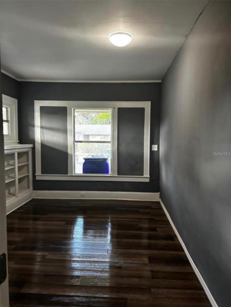 1112 W 12TH STREET