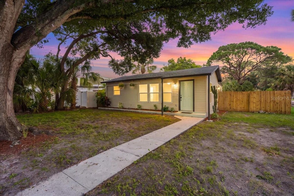 Photo of 6948 Dartmouth Avenue N, St Petersburg, FL 33710 (MLS # TB8562608)
