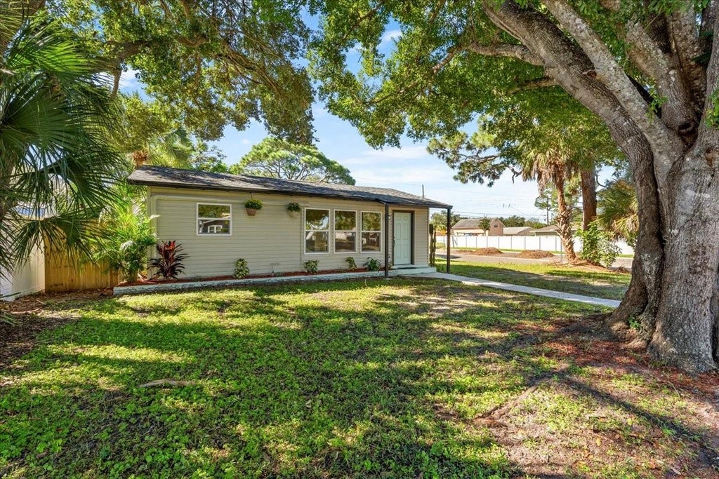 Photo of 6948 Dartmouth Avenue N, St Petersburg, FL 33710 (MLS # TB8562608)