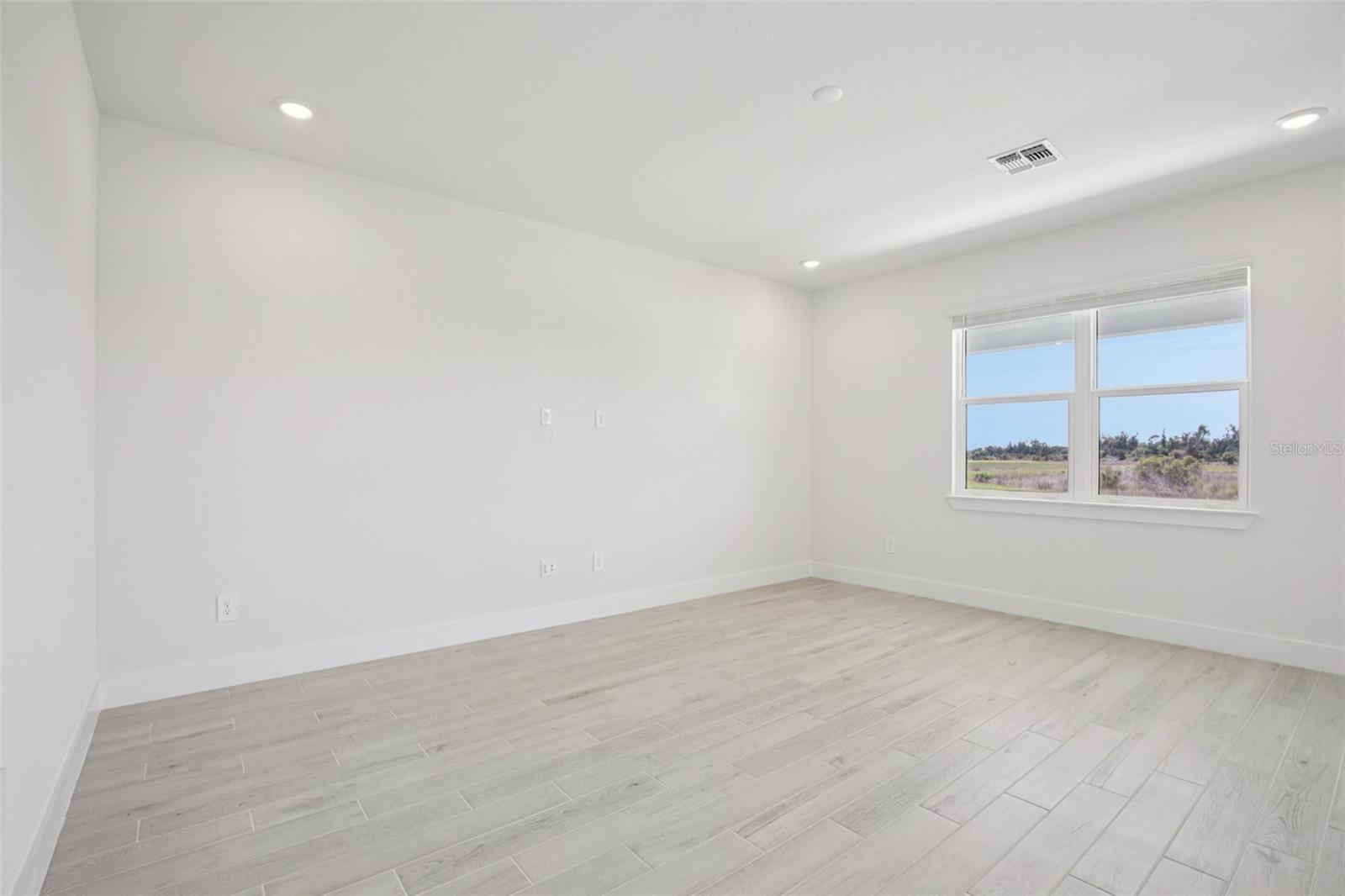 MAGNOLIA BAY - Residential