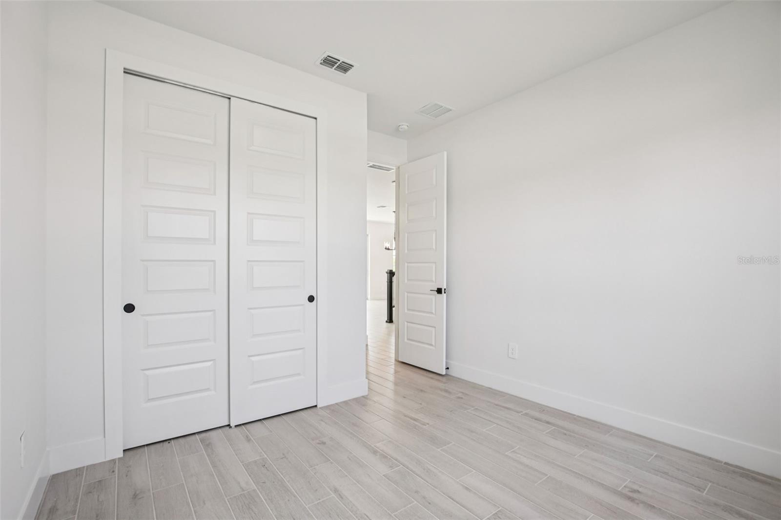 MAGNOLIA BAY - Residential