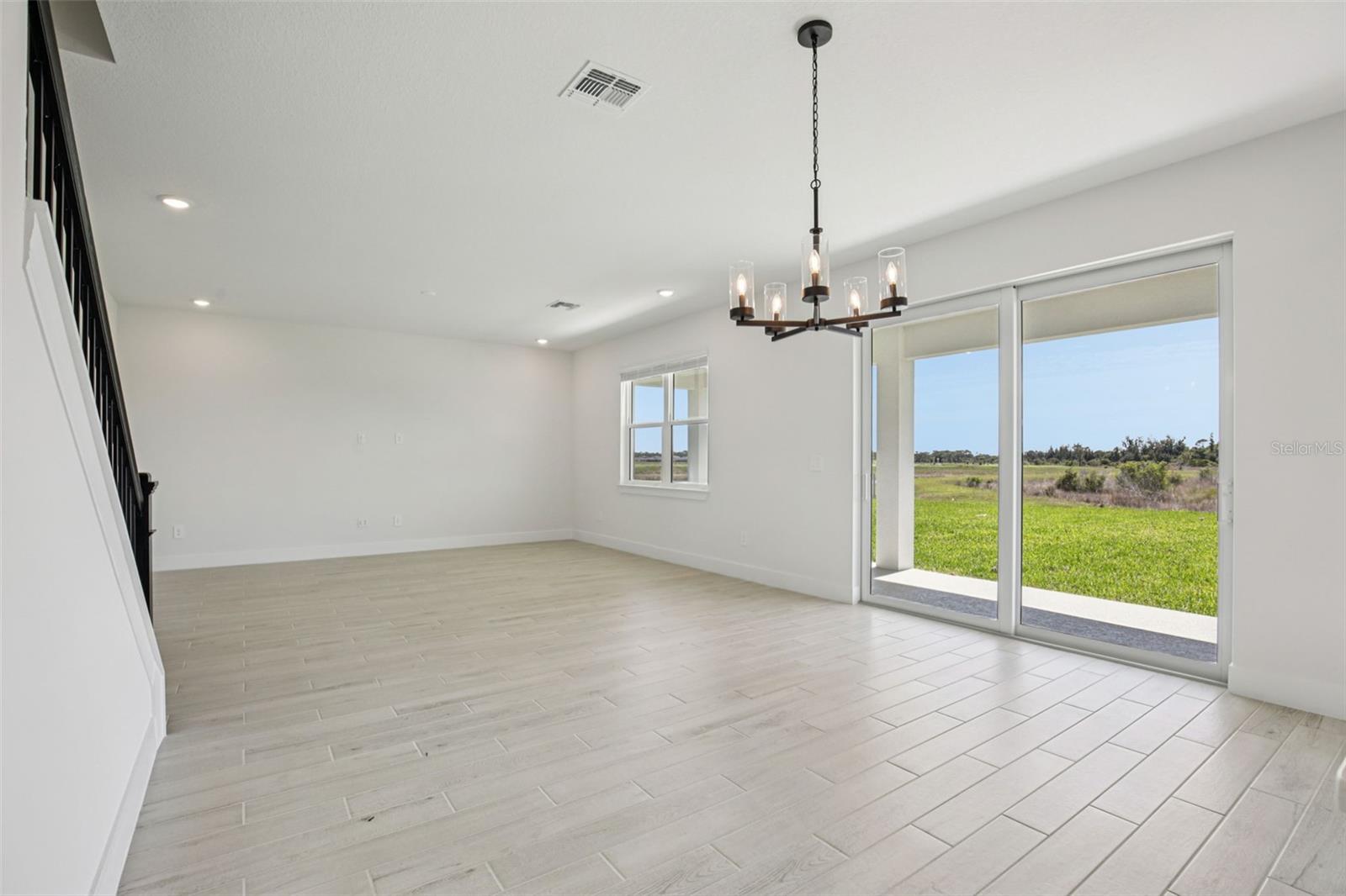 MAGNOLIA BAY - Residential