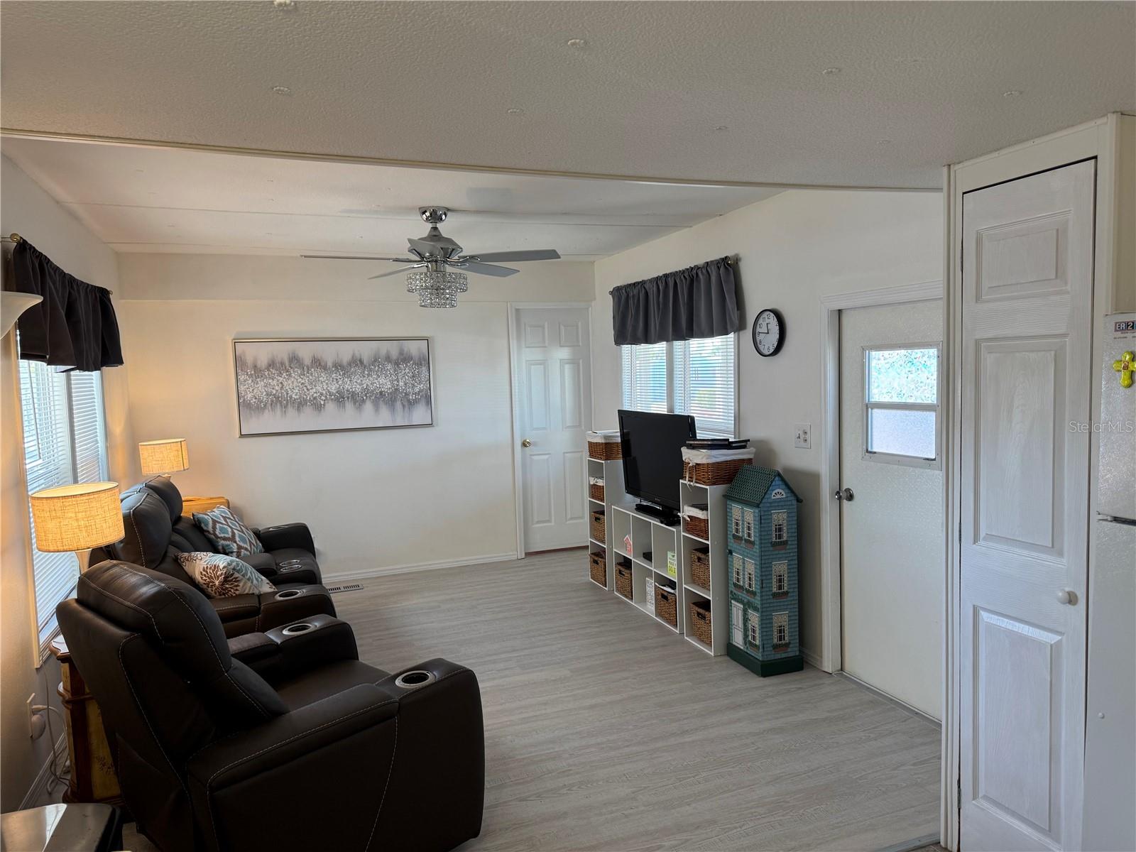 VENICE ISLE - Residential Lease