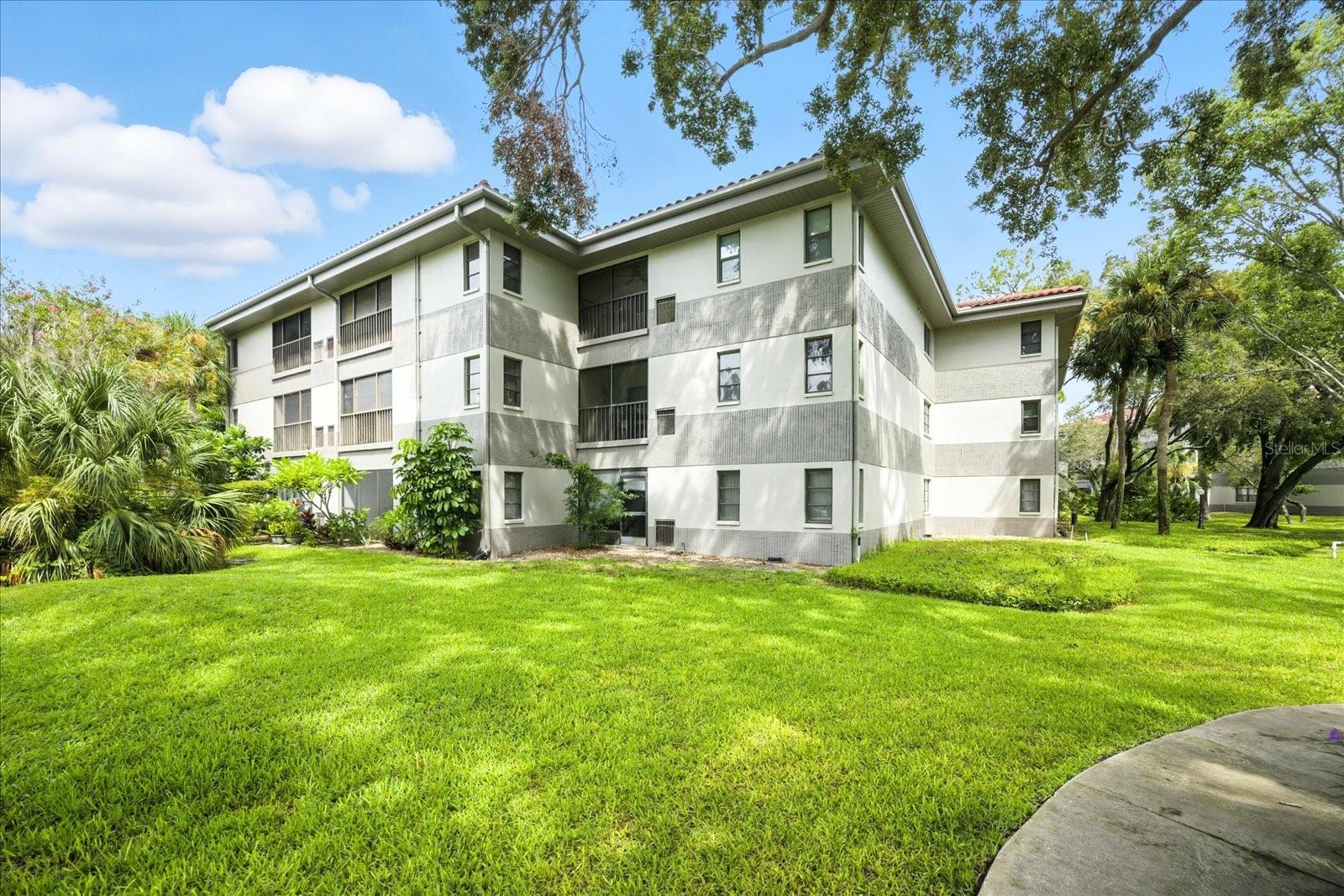 Prime Clearwater Location – First Floor Condo!
You’ll fall in love with this beautifully maintained first-floor condo in the desirable Rustlewood community of Clearwater. Centrally located and close to everything, this two-bedroom, two-bathroom home offers both comfort and convenience in one of the most sought-after areas on Florida’s Gulf Coast.
The Rustlewood Condo complex is impeccably maintained and offers a wonderful pool area for residents to relax and unwind. Inside, this condo features a spacious floor plan with thoughtful updates. Both bathrooms have received tasteful recent improvements, enhancing their style and functionality.
The kitchen is a standout with granite countertops, a sleek stainless steel sink, and a newer faucet—ready for all your cooking and entertaining needs. Throughout the bedrooms, you’ll find new luxury vinyl tile flooring, giving the home a fresh, modern feel—and no carpeting anywhere!
Storage is abundant, and you’ll appreciate having your own stackable washer and dryer right in the unit for added convenience.
All of this comes with an unbeatable Clearwater location—just minutes from top-rated dining, shopping, our world-famous beaches, and countless local attractions.
Whether you’re looking for a primary residence, or a vacation getaway, this condo checks all the boxes