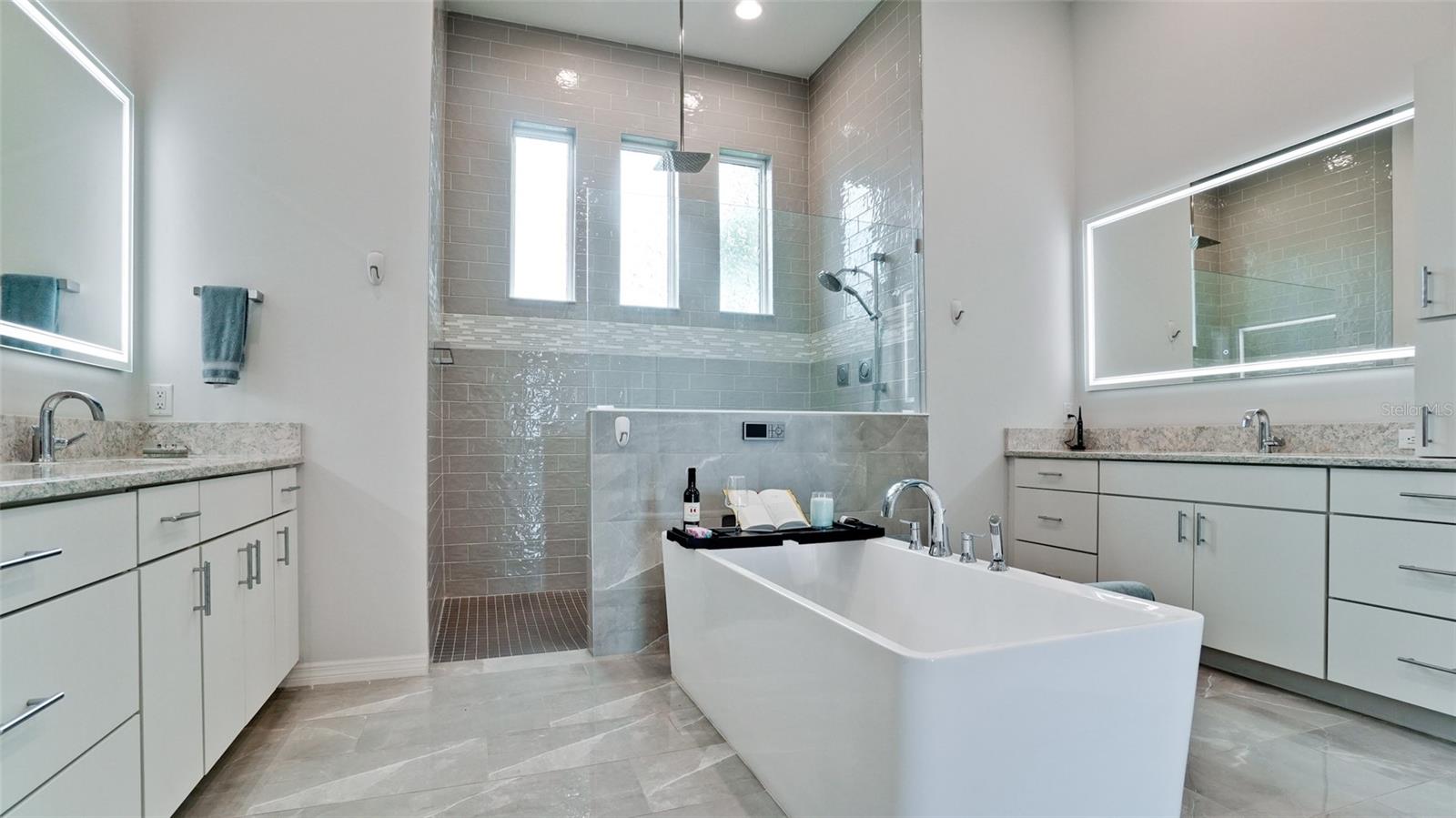 THE RESERVE AT HARBOUR WALK - Residential