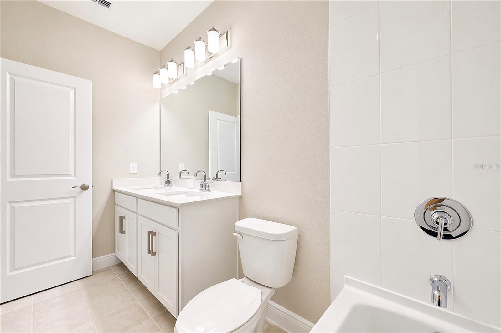 SILVERLEAF RESERVE/HAMLIN PH 2 - Residential Lease