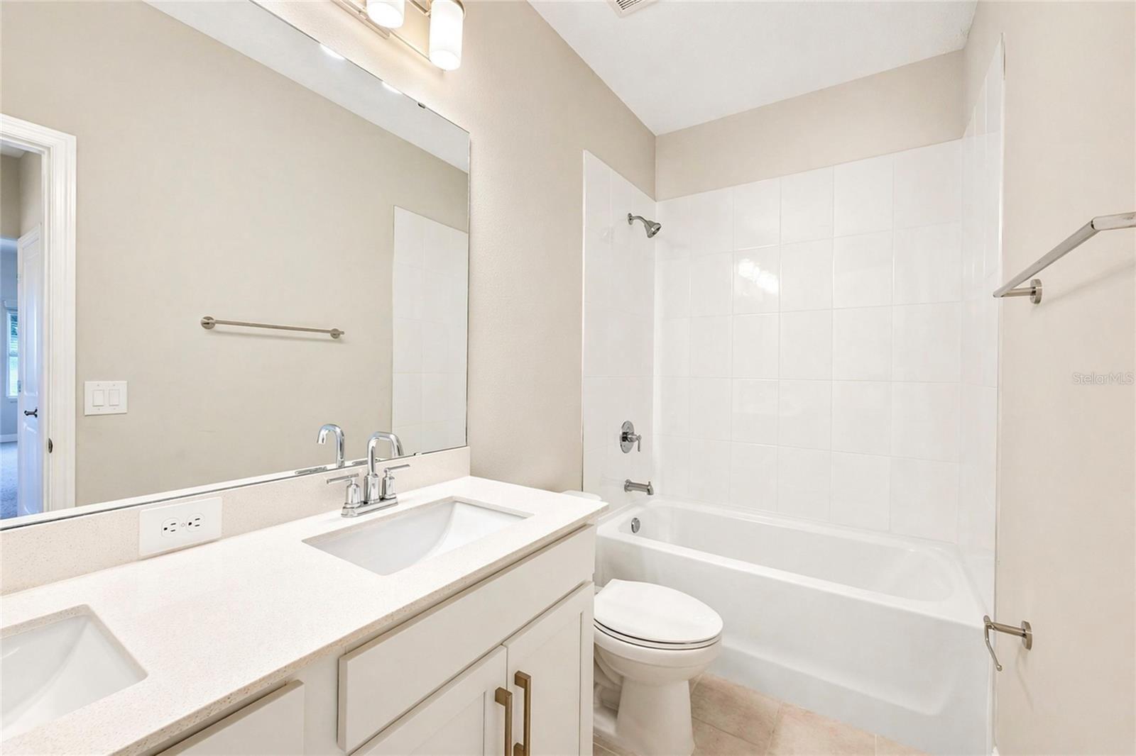 SILVERLEAF RESERVE/HAMLIN PH 2 - Residential Lease