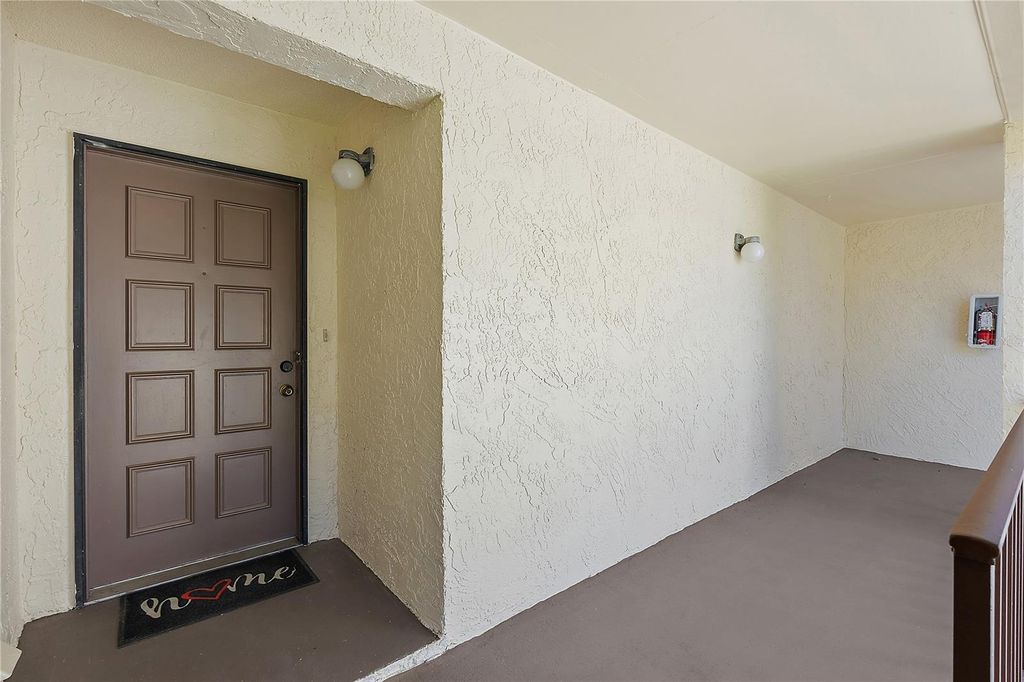 Photo of 700 Starkey Road #1525, Largo, FL 33771 (MLS # TB8355359)