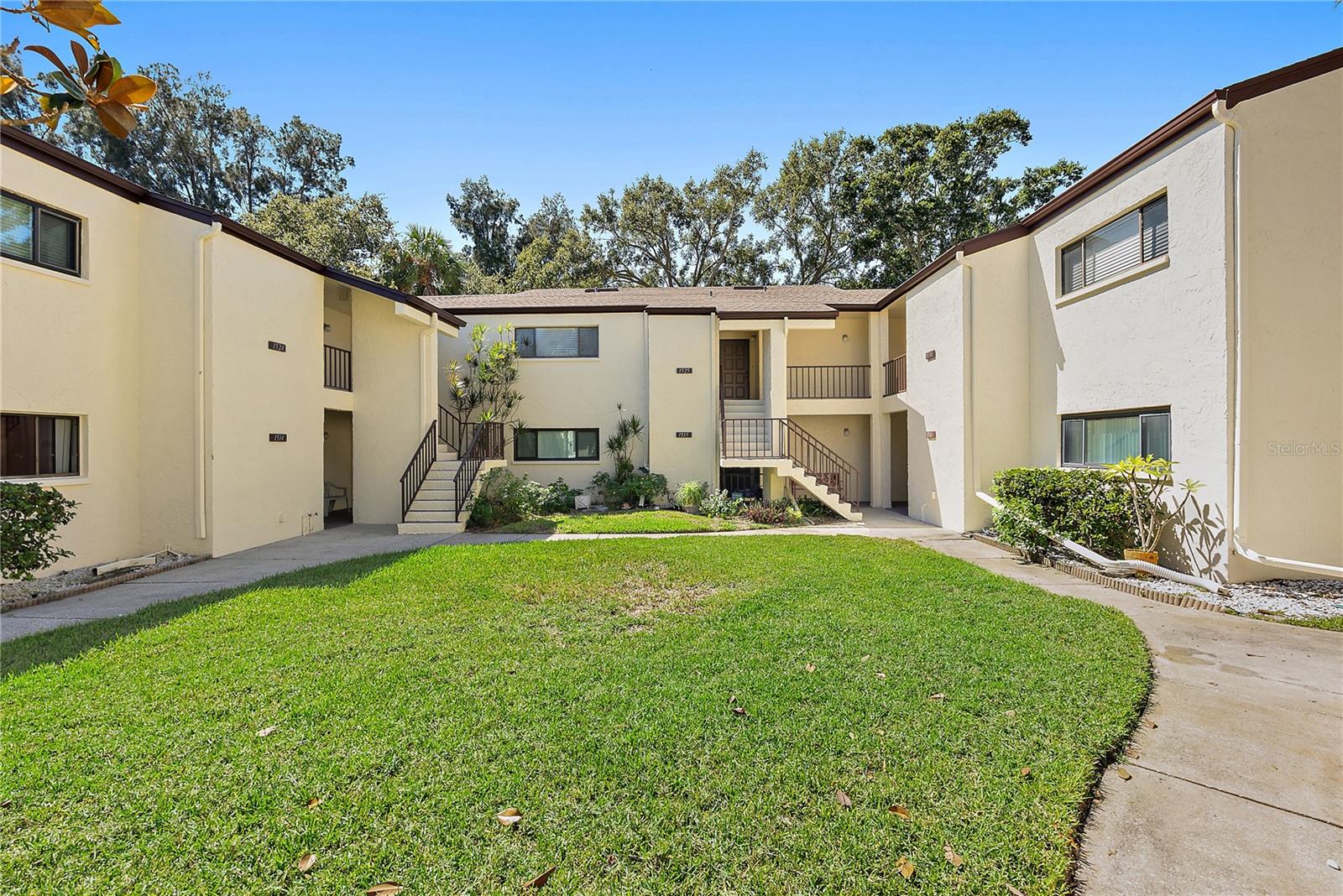 700 STARKEY ROAD 1525