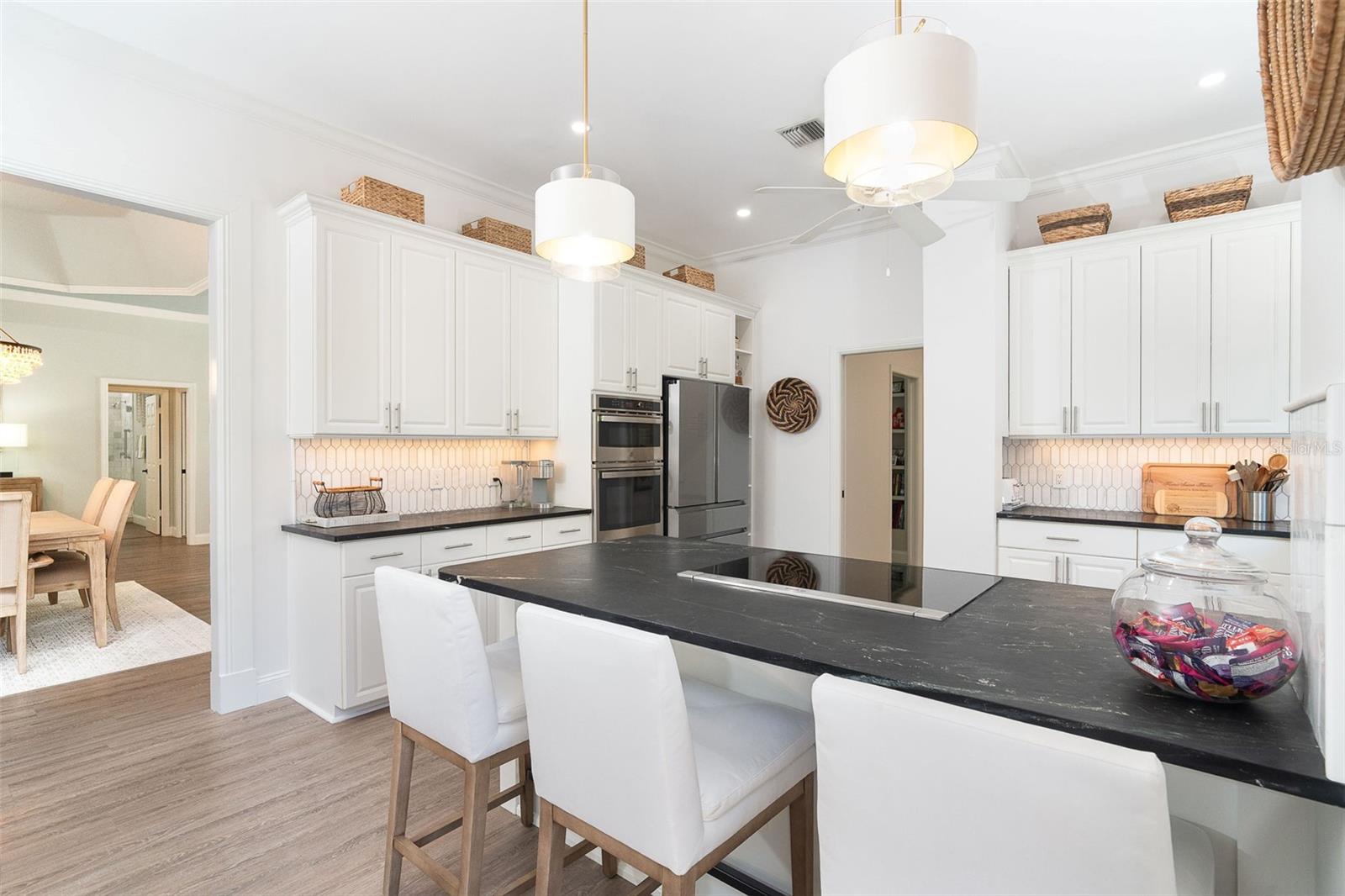 5 SAINT JOHN BOULEVARD