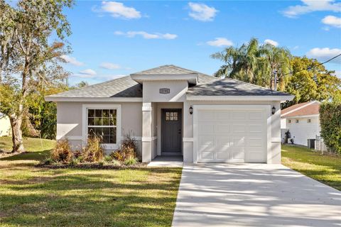 A home in WINTER HAVEN