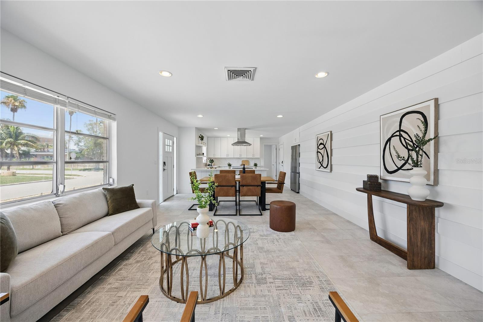 DON CE-SAR PLACE - Residential Lease