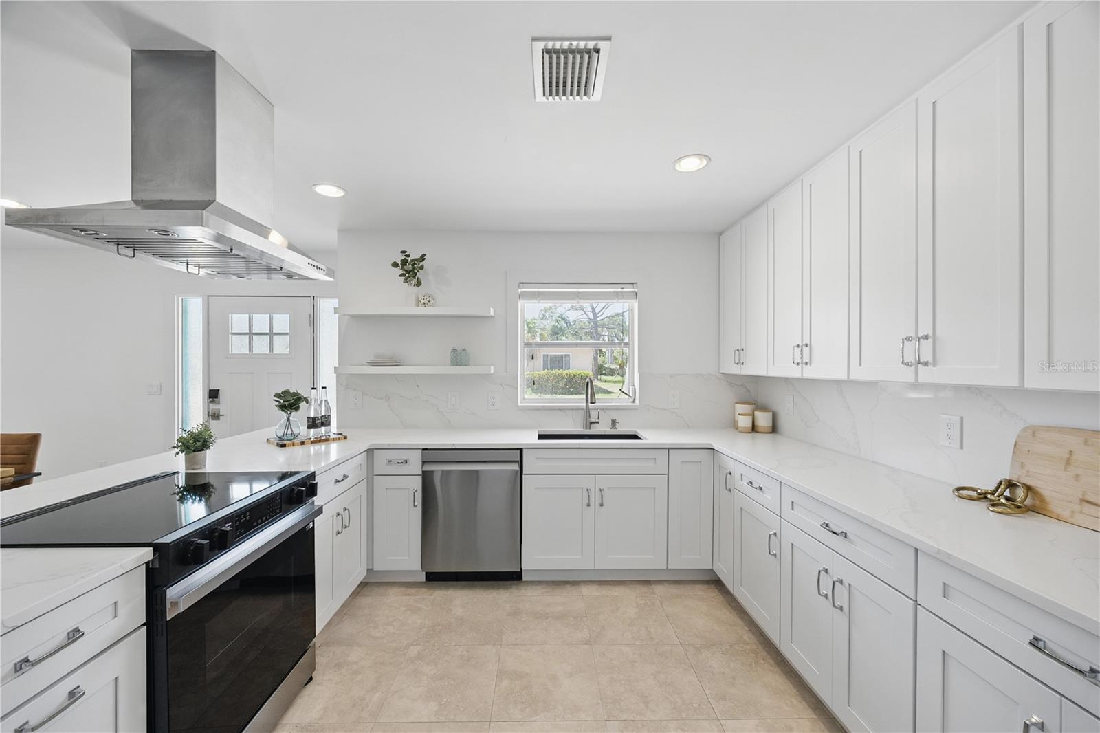 DON CE-SAR PLACE - Residential Lease