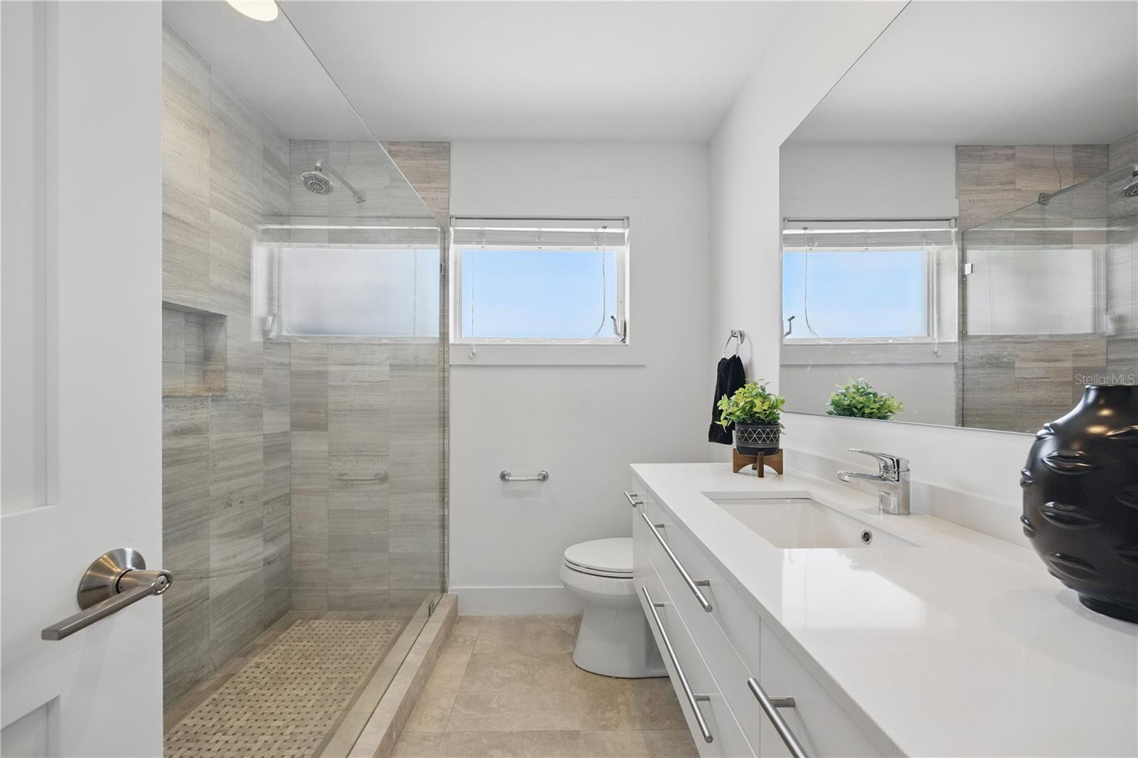 DON CE-SAR PLACE - Residential Lease