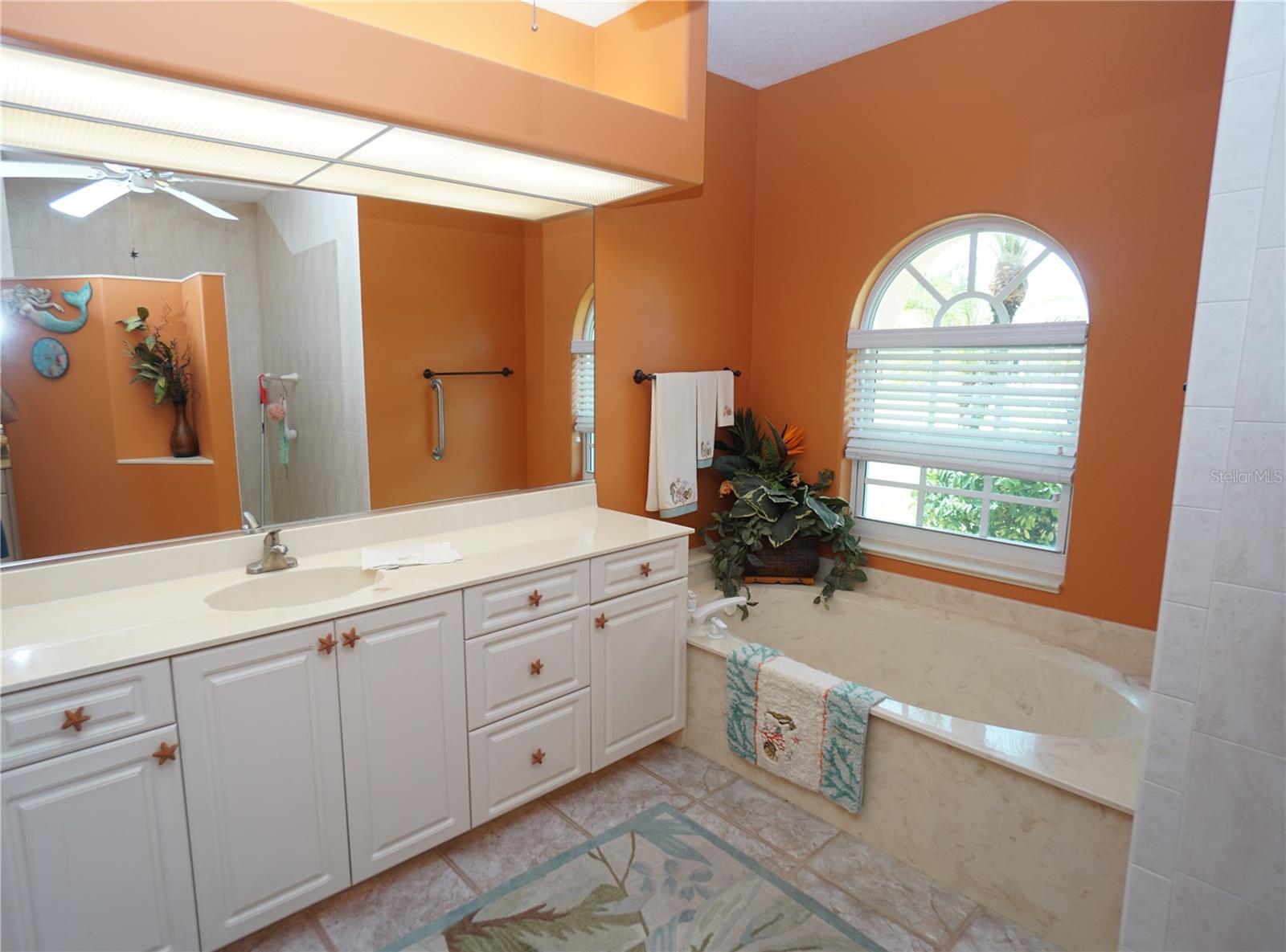 KINGS CROSSING - Residential