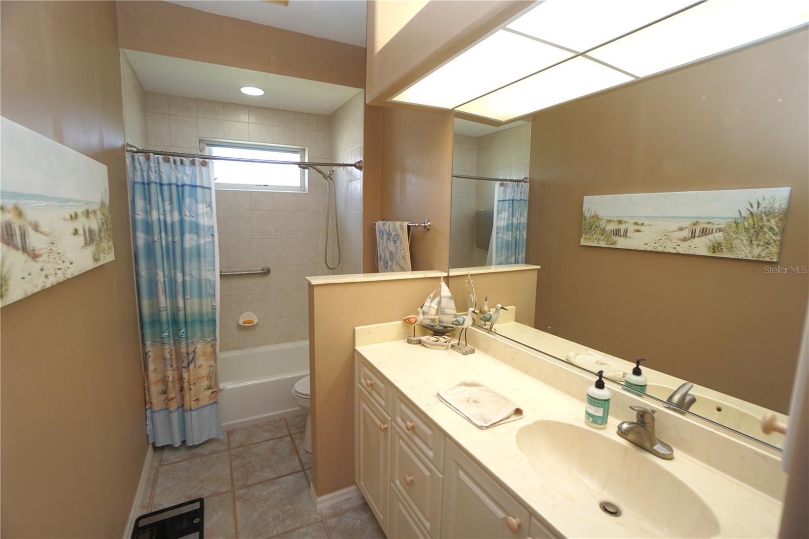 KINGS CROSSING - Residential