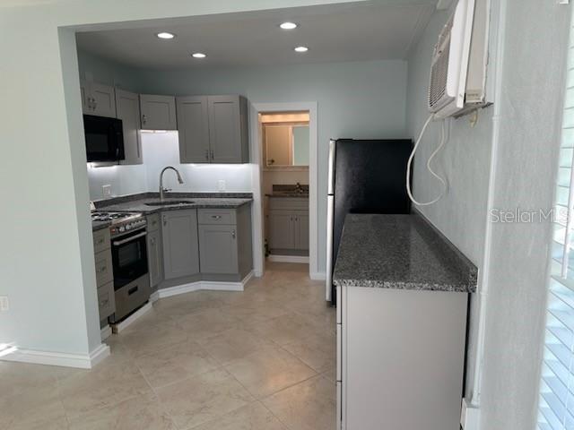 SUNSET BEACH - Residential Lease