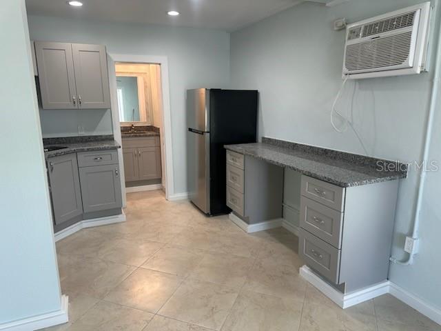 SUNSET BEACH - Residential Lease