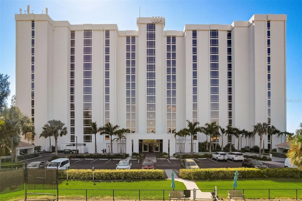 Photo of 2425 Gulf Of Mexico Drive #14B, Longboat Key, FL 34228 (MLS # A4654664)