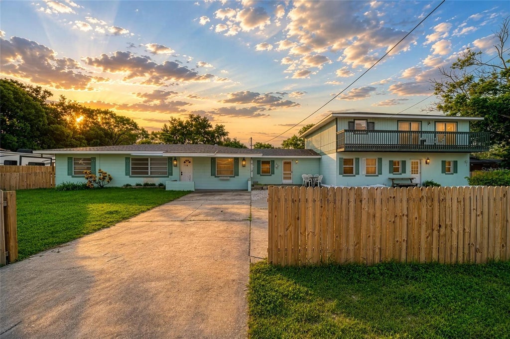 Photo of 5423 21st Street W, Bradenton, FL 34207 (MLS # A4705115)