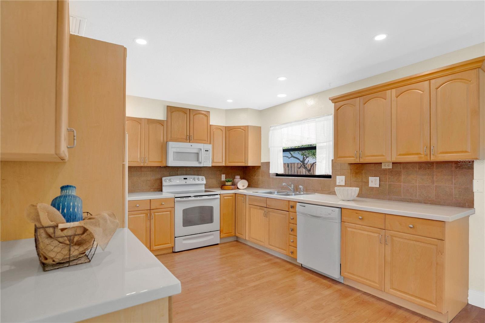 CLUBHOUSE ESTATES - Residential