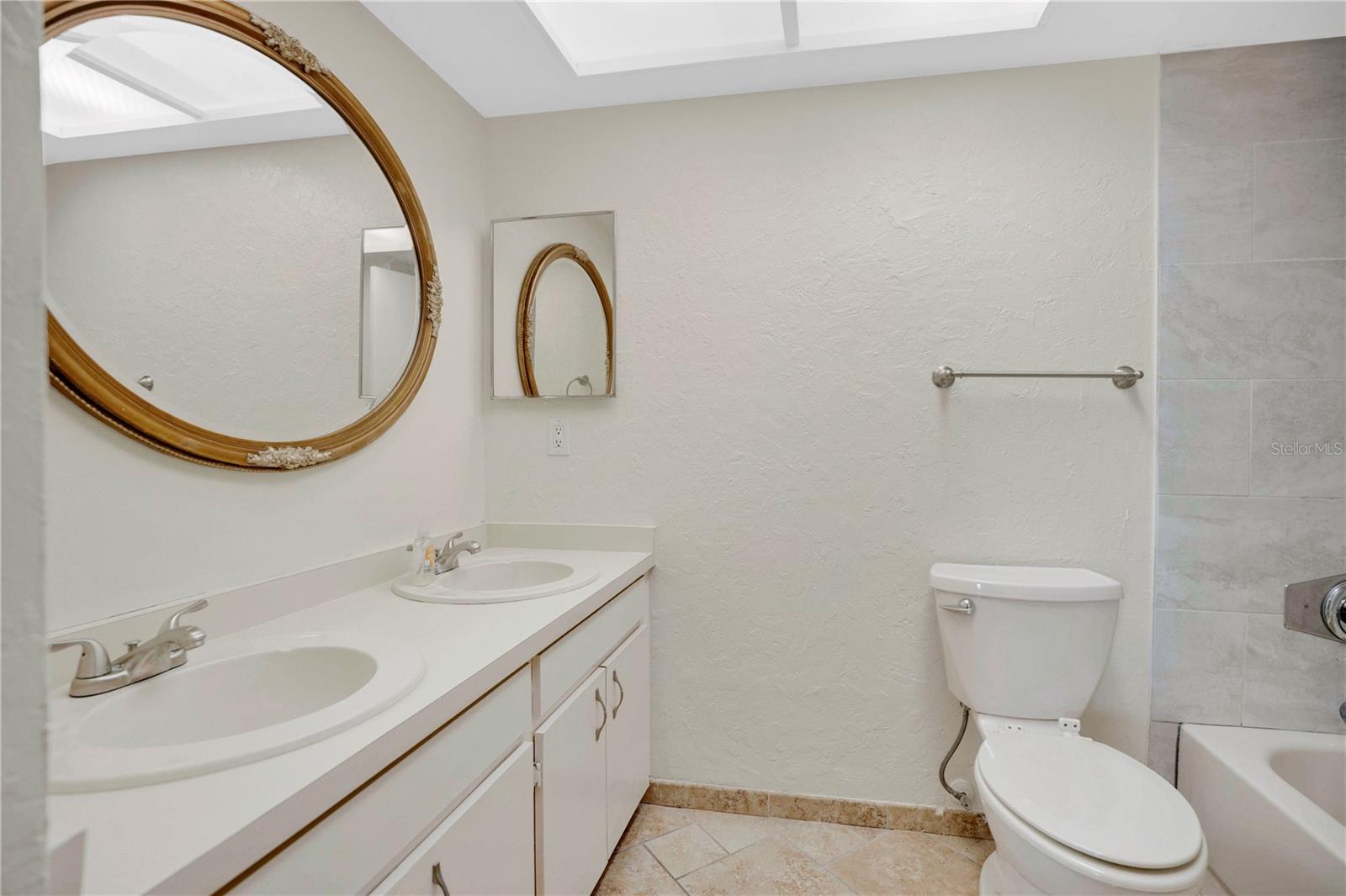 CLUBHOUSE ESTATES - Residential