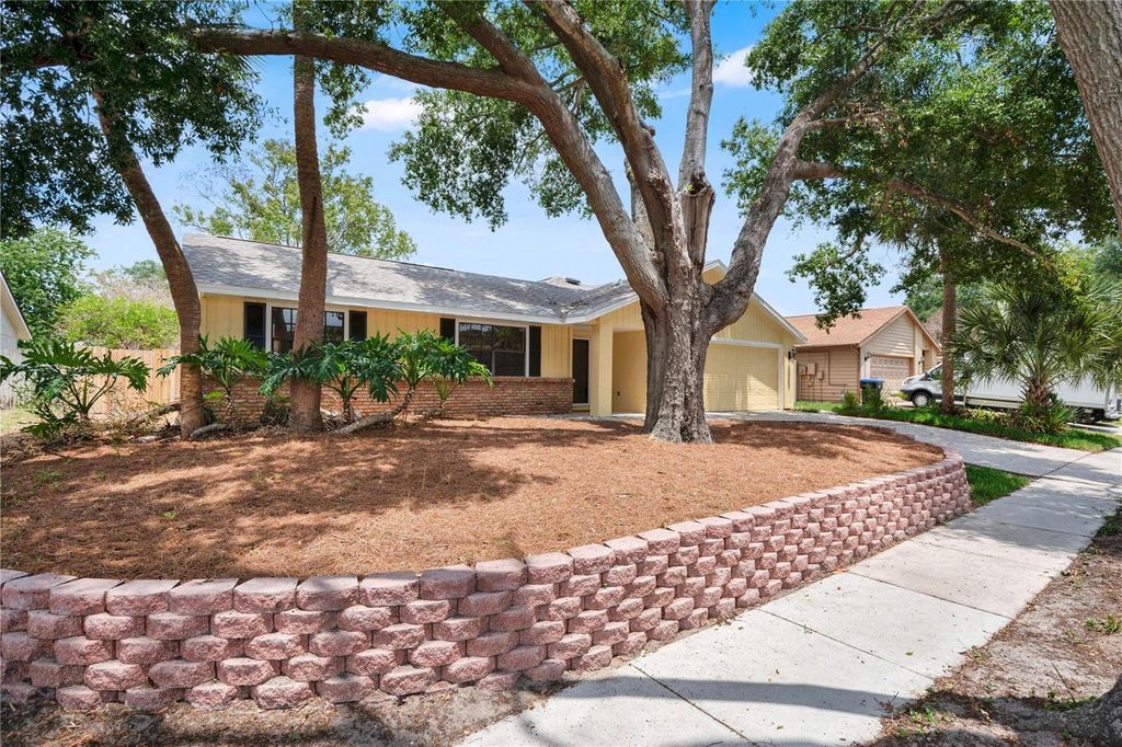 Photo of 7437 Burnway Drive, Orlando, FL 32819 (MLS # O6408548)
