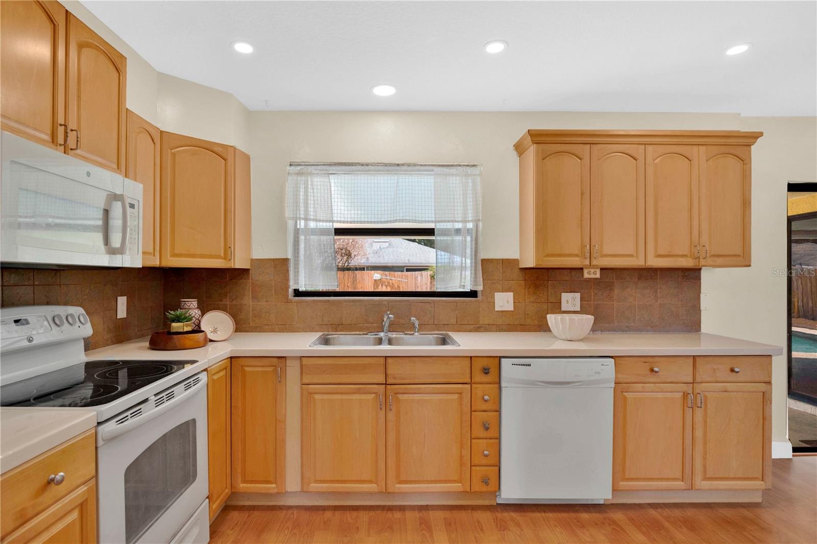 CLUBHOUSE ESTATES - Residential