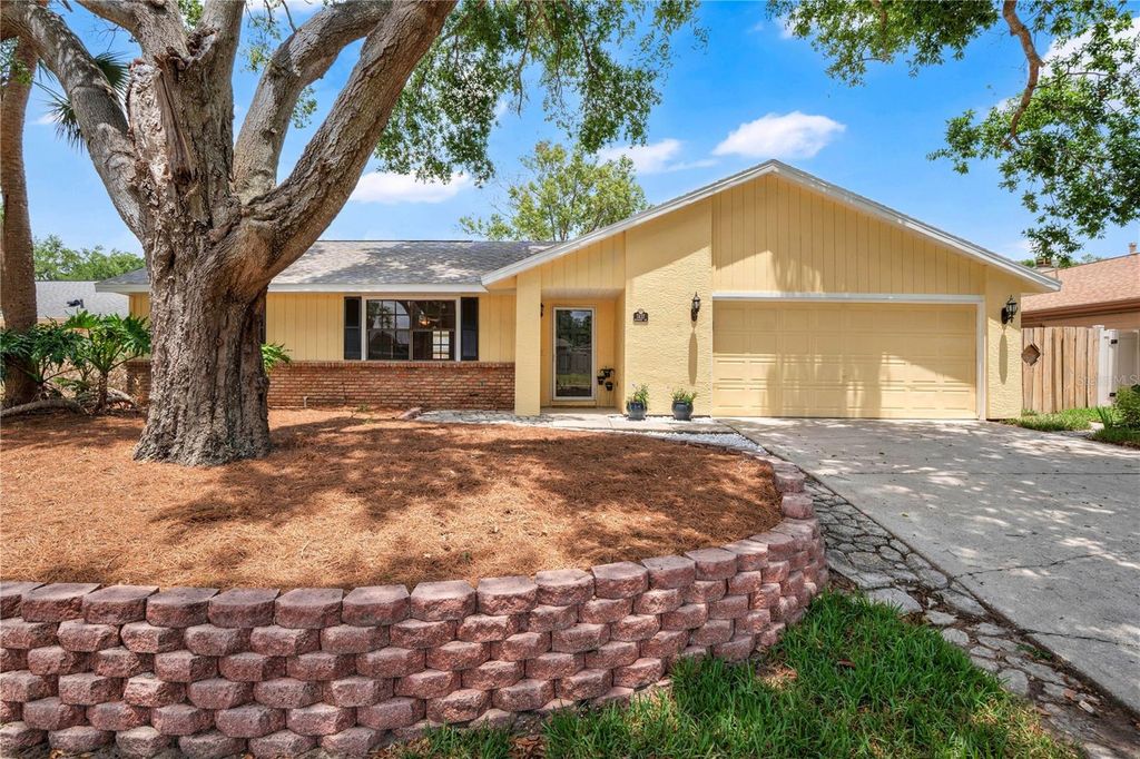 Photo of 7437 Burnway Drive, Orlando, FL 32819 (MLS # O6408548)