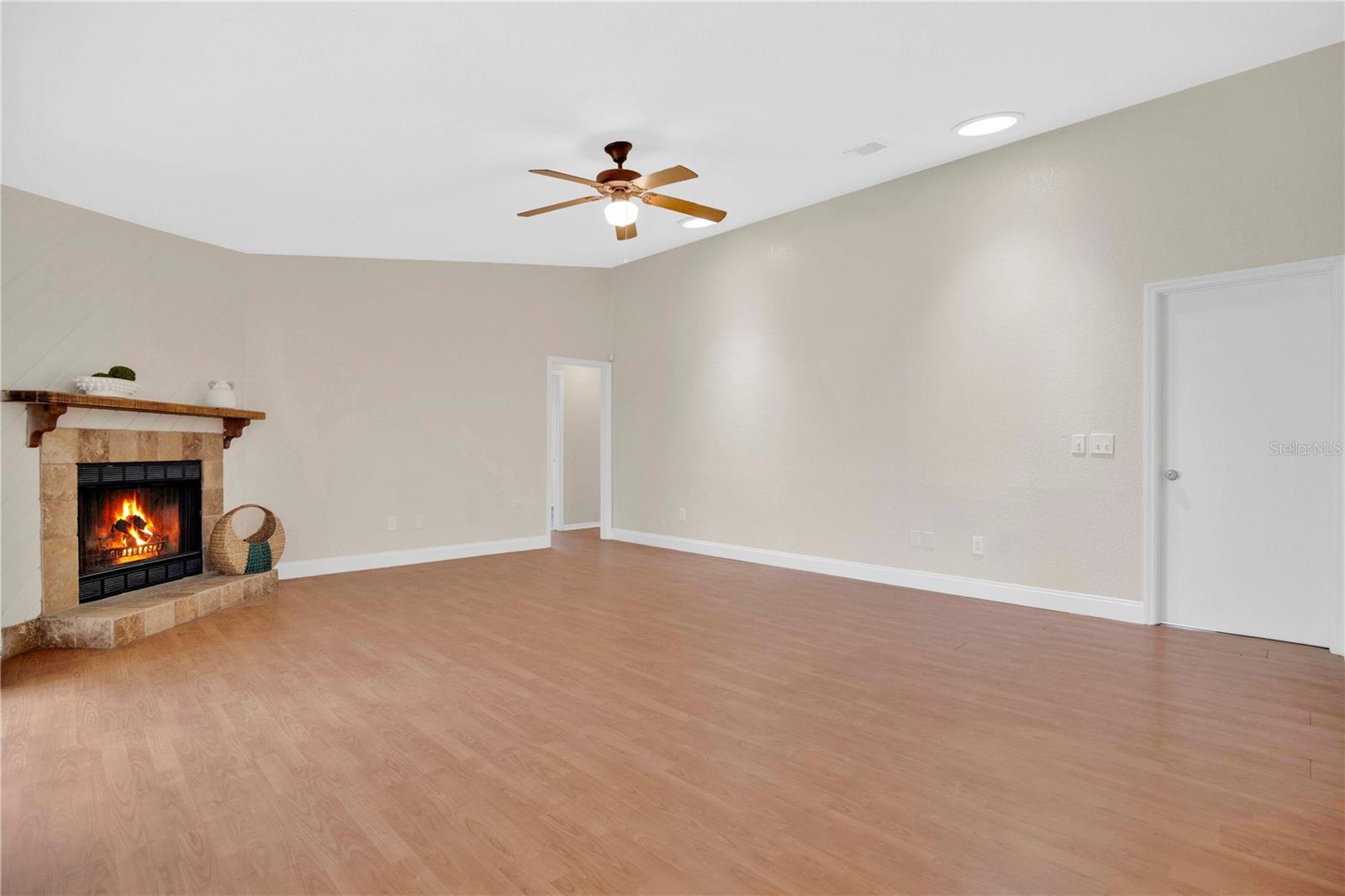 CLUBHOUSE ESTATES - Residential