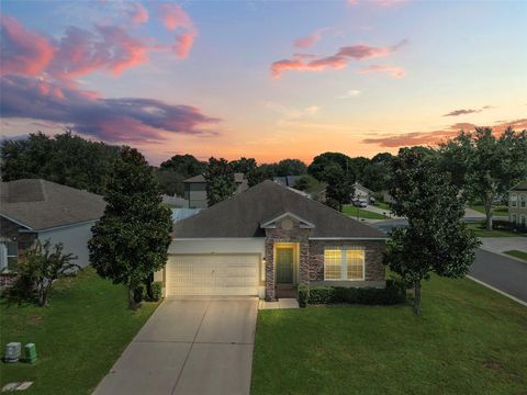 A home in EUSTIS