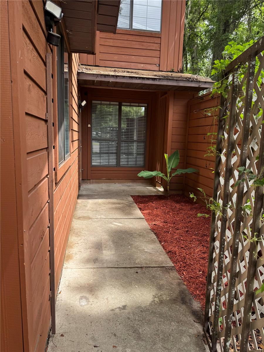 5510 SW 8TH PLACE