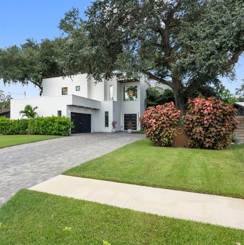 Photo of 4507 W Price Avenue, Tampa, FL 33611 (MLS # TB8552281)