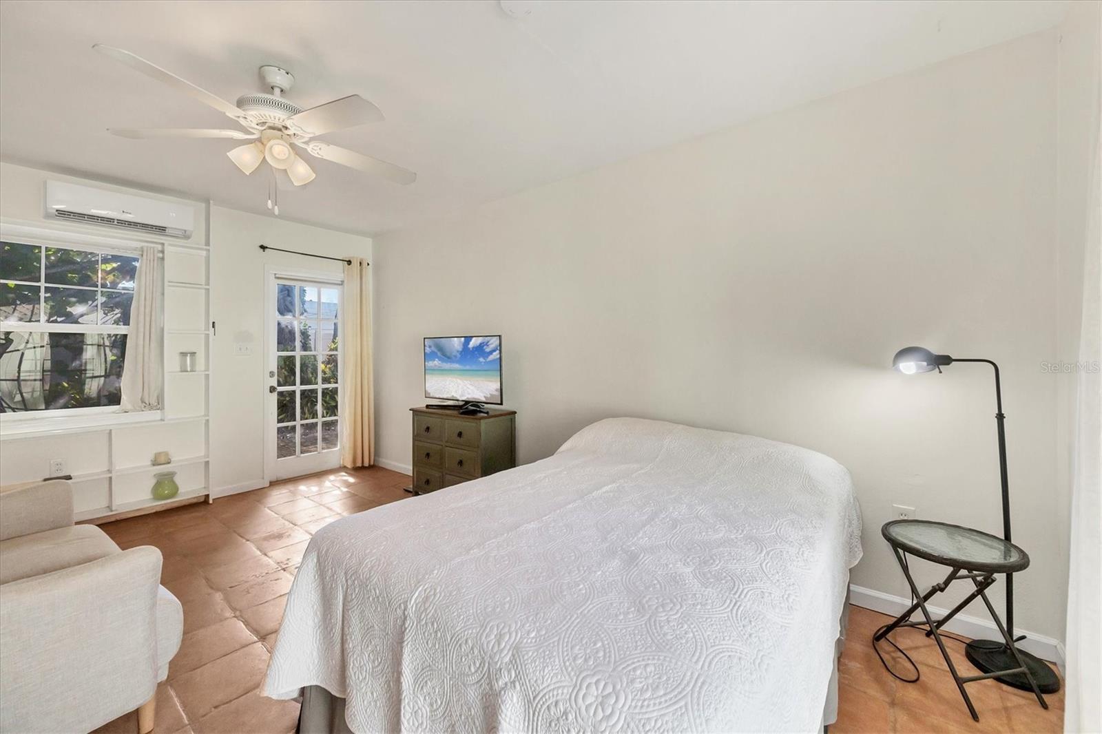 TOWLES - Residential Lease