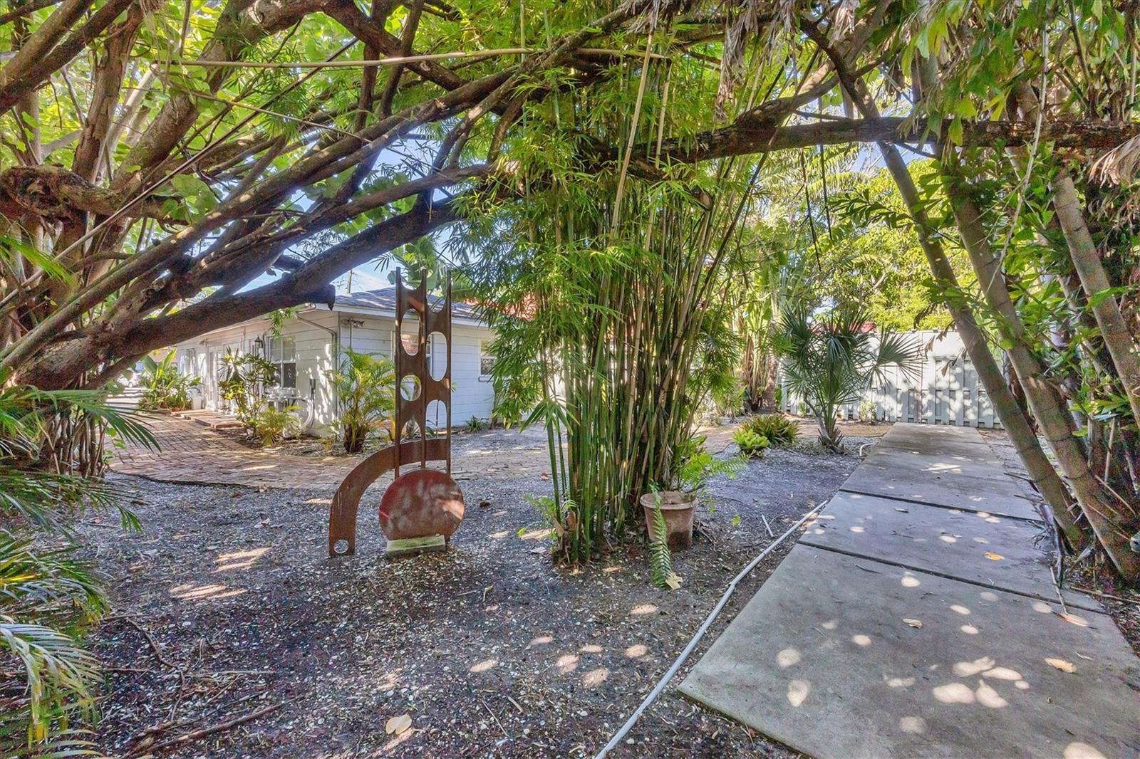 TOWLES - Residential Lease