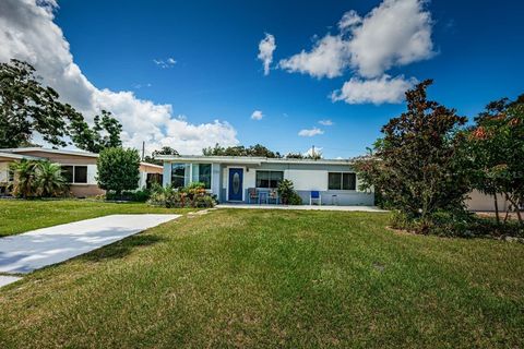 Photo of 4346 14th Avenue N, St Petersburg, FL 33713 (MLS # TB8407008)