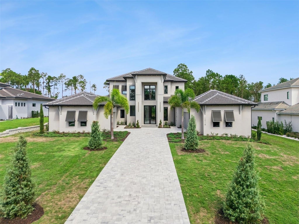 Photo of 16118 Pendio Drive, Montverde, FL 34756 (MLS # G5106408)
