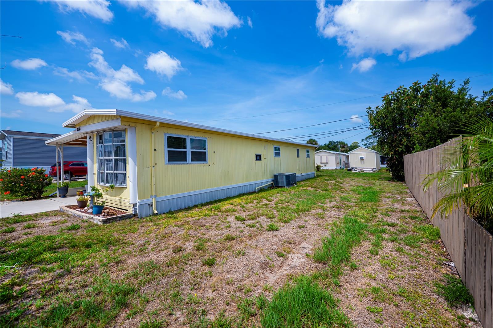 HOLIDAY MOB ESTATES 1ST ADD - Residential