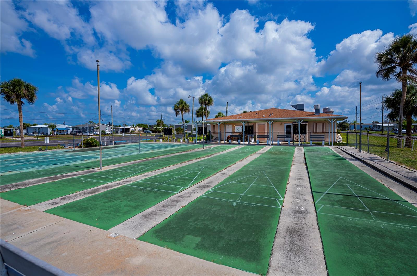 HOLIDAY MOB ESTATES 1ST ADD - Residential