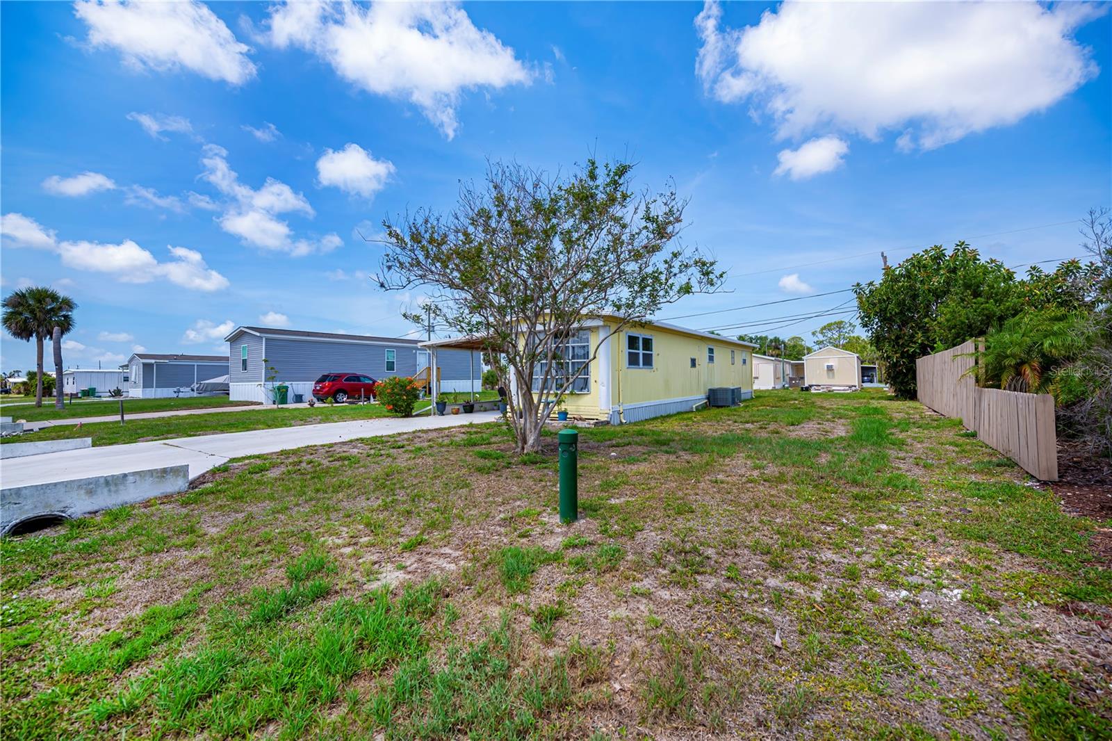 HOLIDAY MOB ESTATES 1ST ADD - Residential