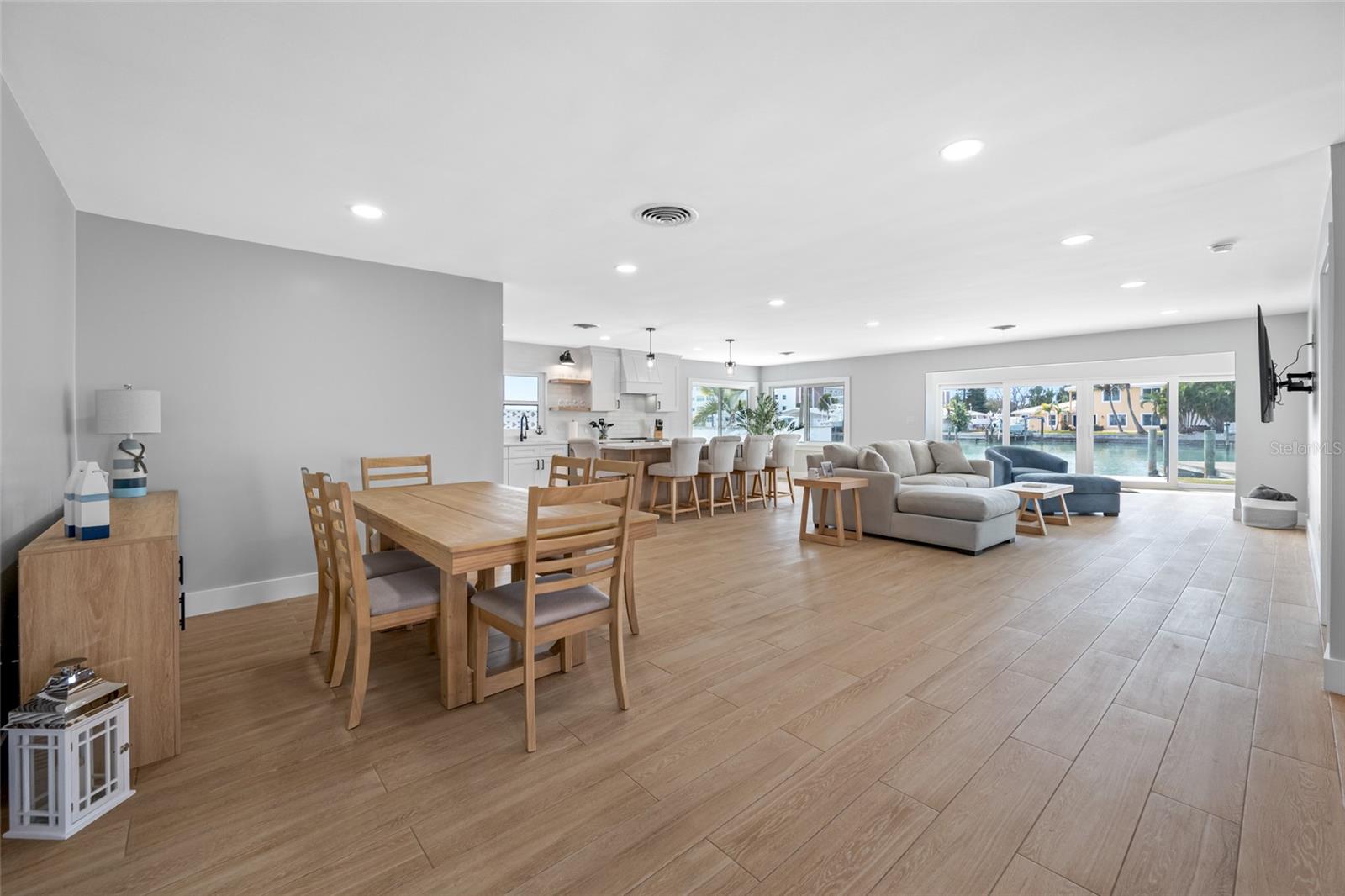 BAHIA SHORES 1ST ADD - Residential