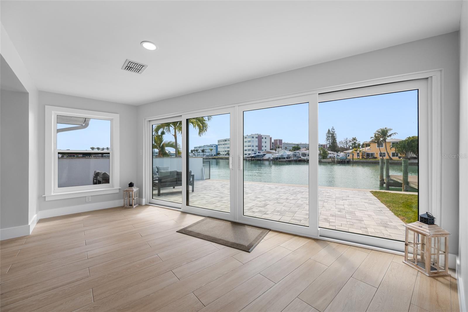 BAHIA SHORES 1ST ADD - Residential