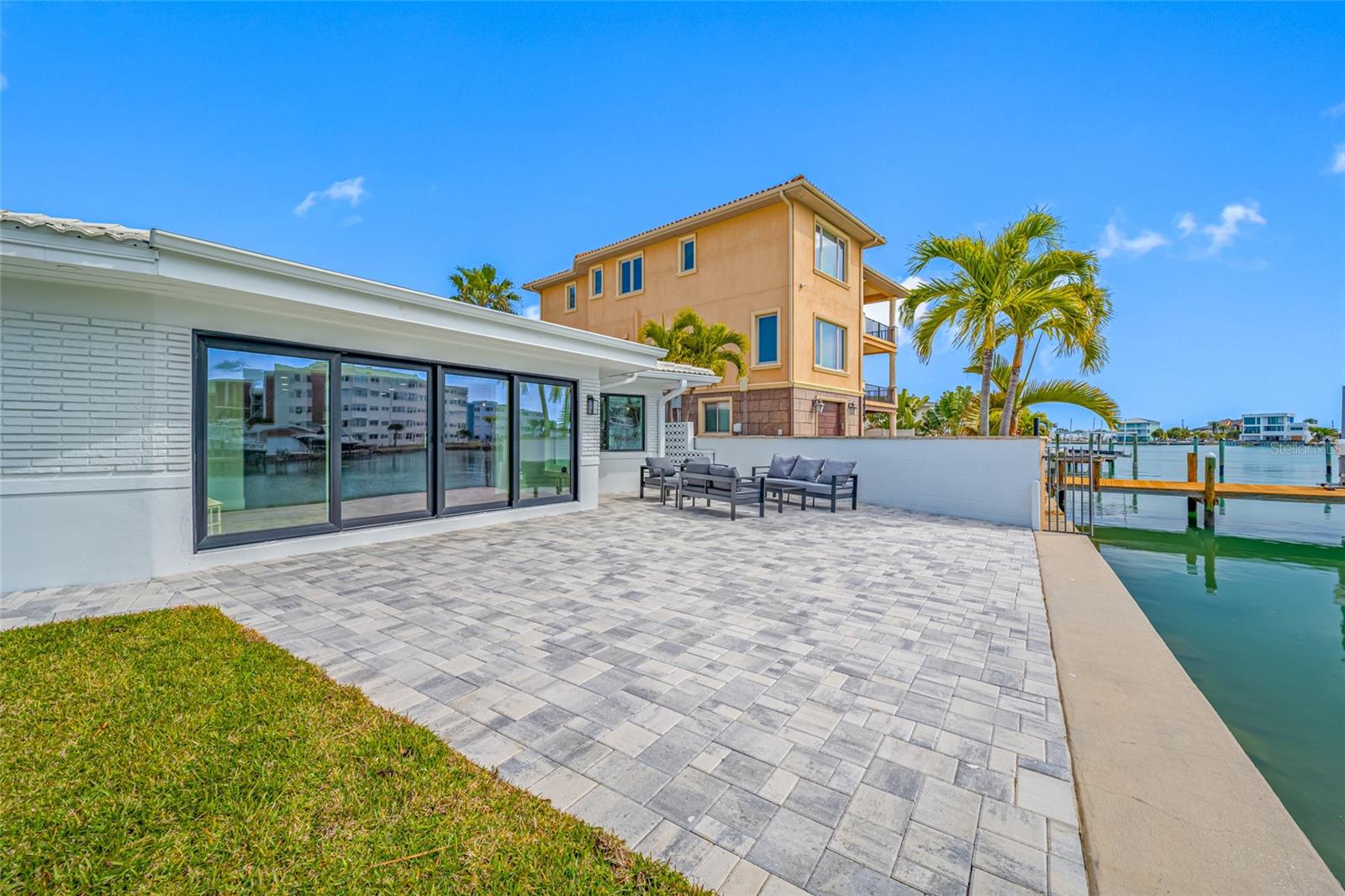 BAHIA SHORES 1ST ADD - Residential