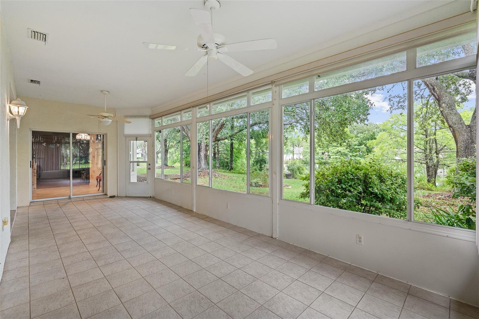 HAMPTONS - Residential