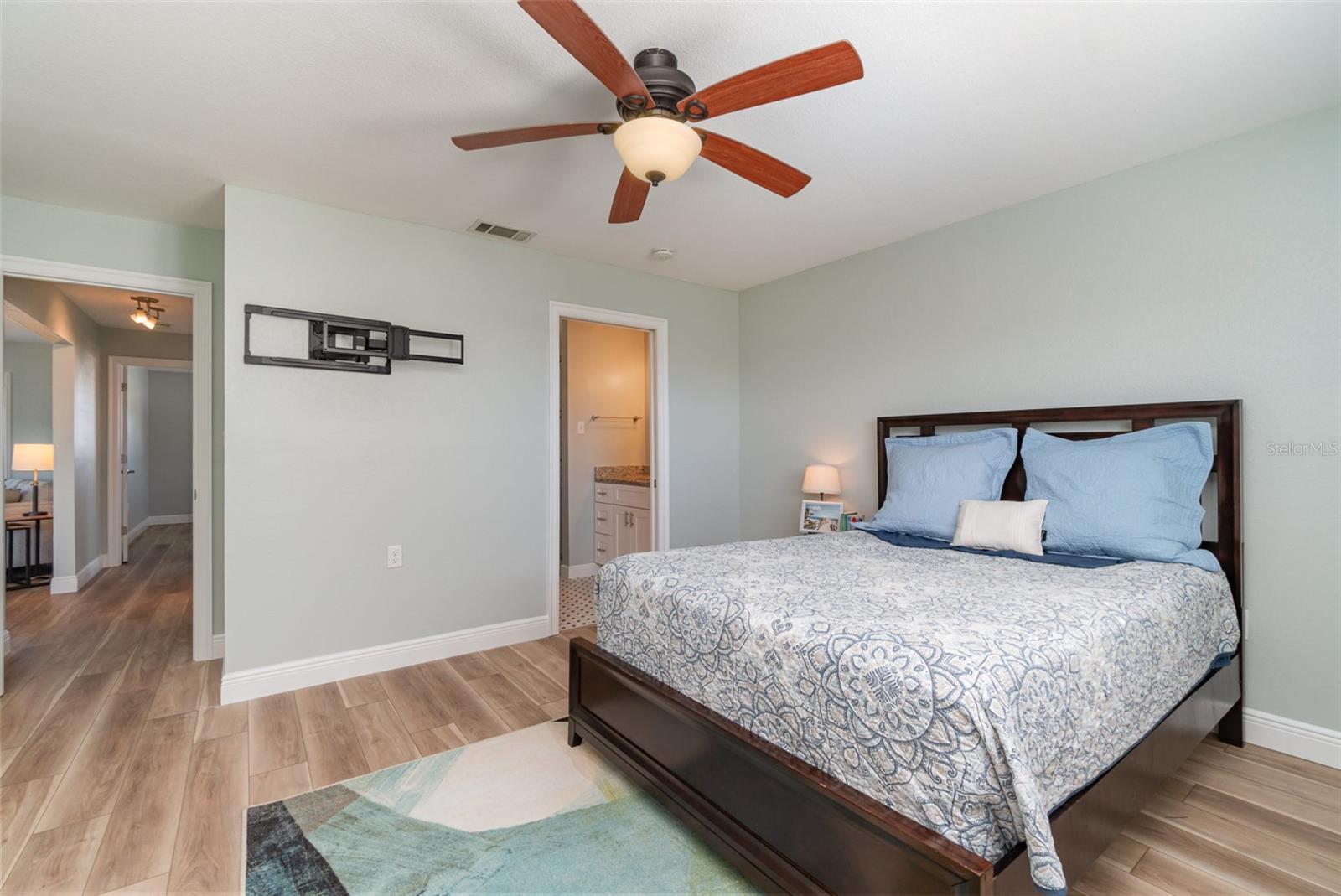 CHARLOTTE PARK - Residential